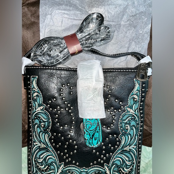 MONTANA WEST CUT-OUT FLORAL STONE CONCHO CONCEALED/CARRY TOTE - Picture 2 of 9